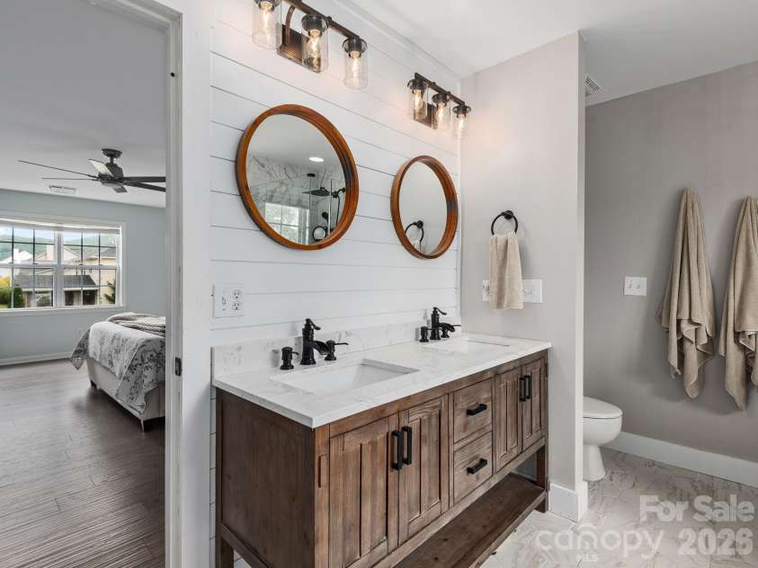 288 Walnut Crest Road, Fletcher, NC 28732.  MLS# CAR4377890, YatesRealty ID 21813. Primary Bath with walk-in Closet.