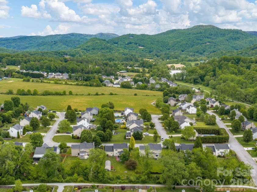 288 Walnut Crest Road, Fletcher, NC 28732.  MLS# CAR4377890, YatesRealty ID 21813. Surrounded by Mountains