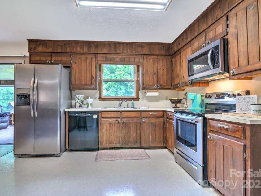 4004 Stillwater Court, York, SC 29745.  MLS# CAR4270177, YatesRealty ID 21813. 