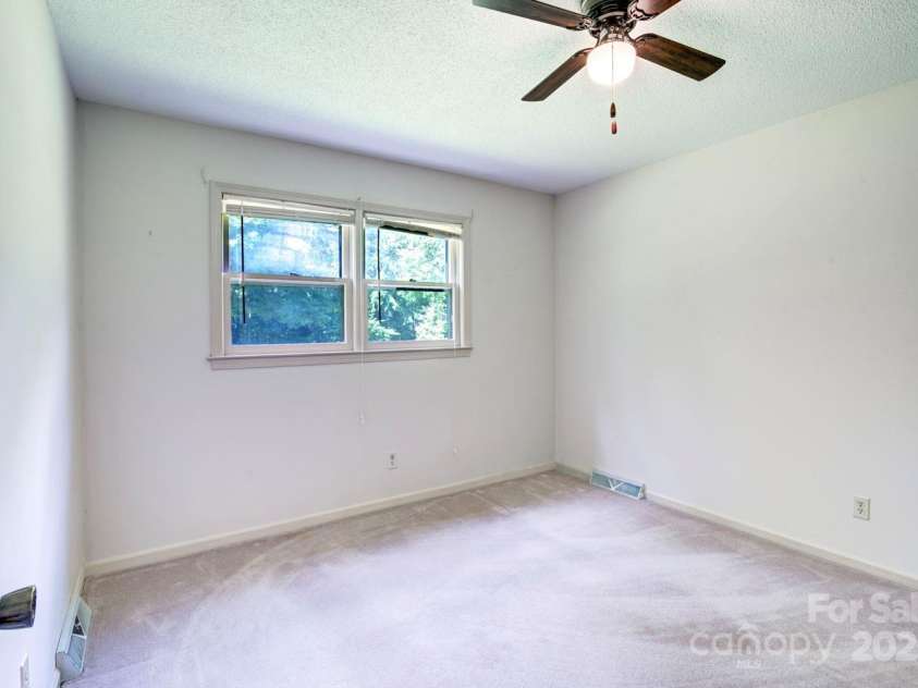 4004 Stillwater Court, York, SC 29745.  MLS# CAR4270177, YatesRealty ID 21813. 