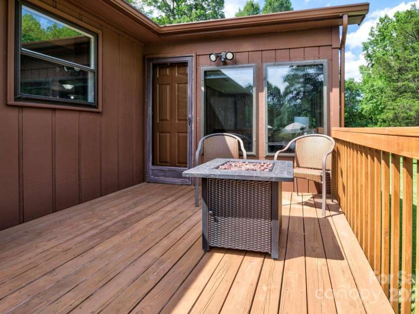 4004 Stillwater Court, York, SC 29745.  MLS# CAR4270177, YatesRealty ID 21813. 