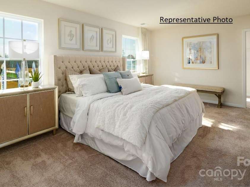 1322 37th Avenue Lane, Hickory, NC 28601.  MLS# CAR4268555, YatesRealty ID 21814. 