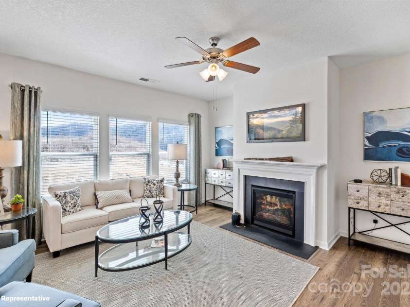 1357 37th Avenue Lane, Hickory, NC 28601.  MLS# CAR4268522, YatesRealty ID 21815. 