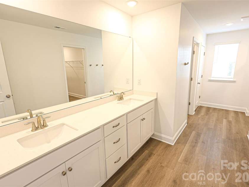 5007 Twin River Drive, Denver, NC 28037.  MLS# CAR4371357, YatesRealty ID 21815. 