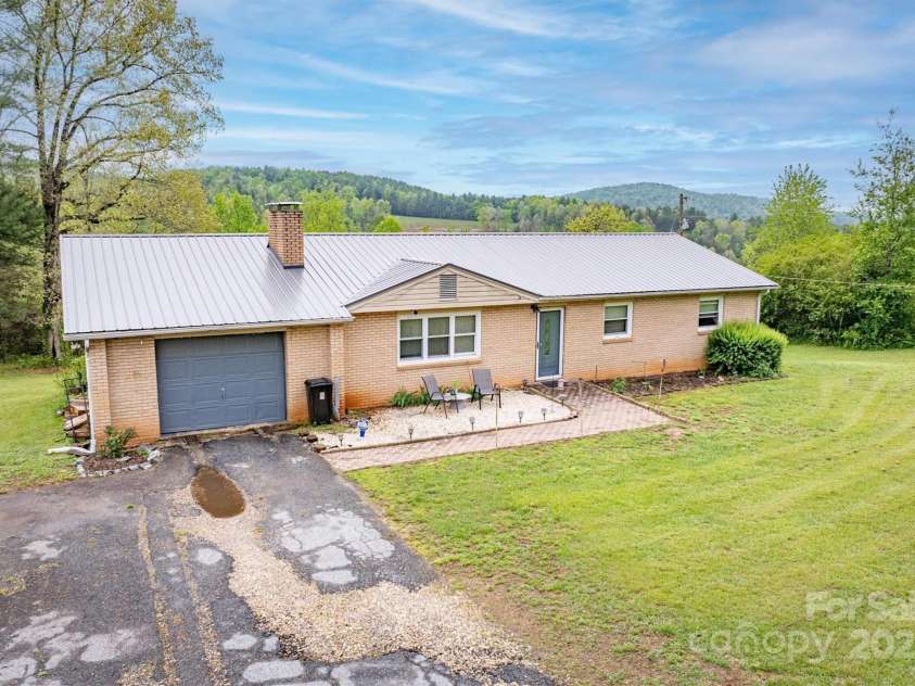 4636 Oak Hill school Road, Lenoir, NC 28645.  MLS# CAR4248131, YatesRealty ID 21816. 