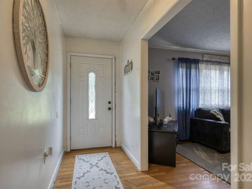 4636 Oak Hill school Road, Lenoir, NC 28645.  MLS# CAR4248131, YatesRealty ID 21816. 