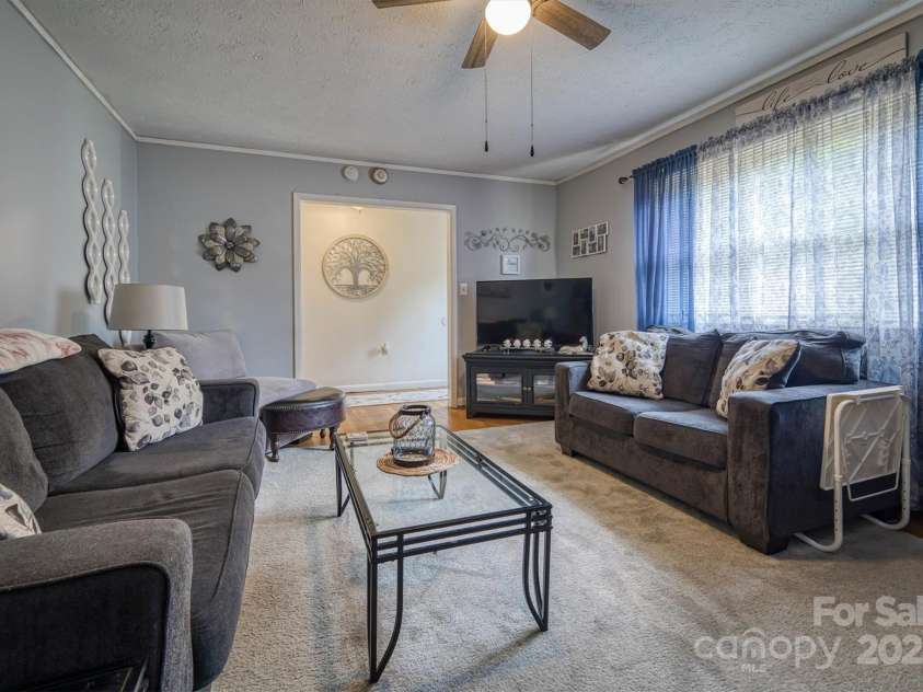 4636 Oak Hill school Road, Lenoir, NC 28645.  MLS# CAR4248131, YatesRealty ID 21816. 