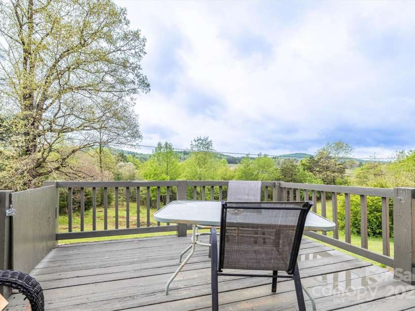 4636 Oak Hill school Road, Lenoir, NC 28645.  MLS# CAR4248131, YatesRealty ID 21816. 