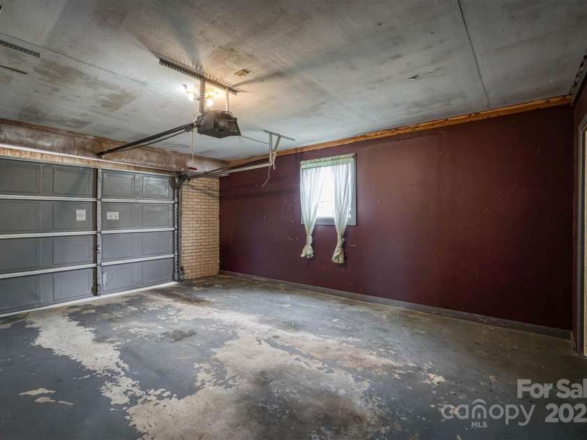 4636 Oak Hill school Road, Lenoir, NC 28645.  MLS# CAR4248131, YatesRealty ID 21816. 