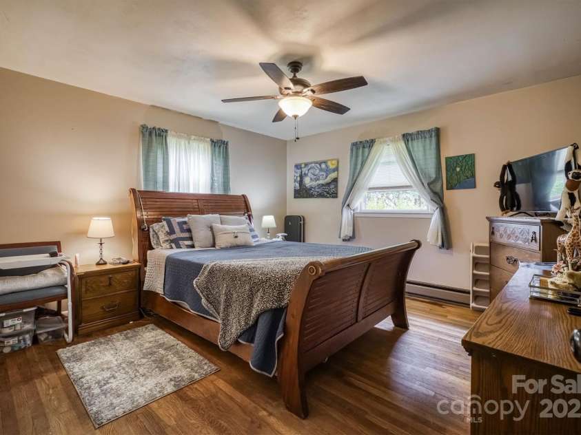 4636 Oak Hill school Road, Lenoir, NC 28645.  MLS# CAR4248131, YatesRealty ID 21816. 