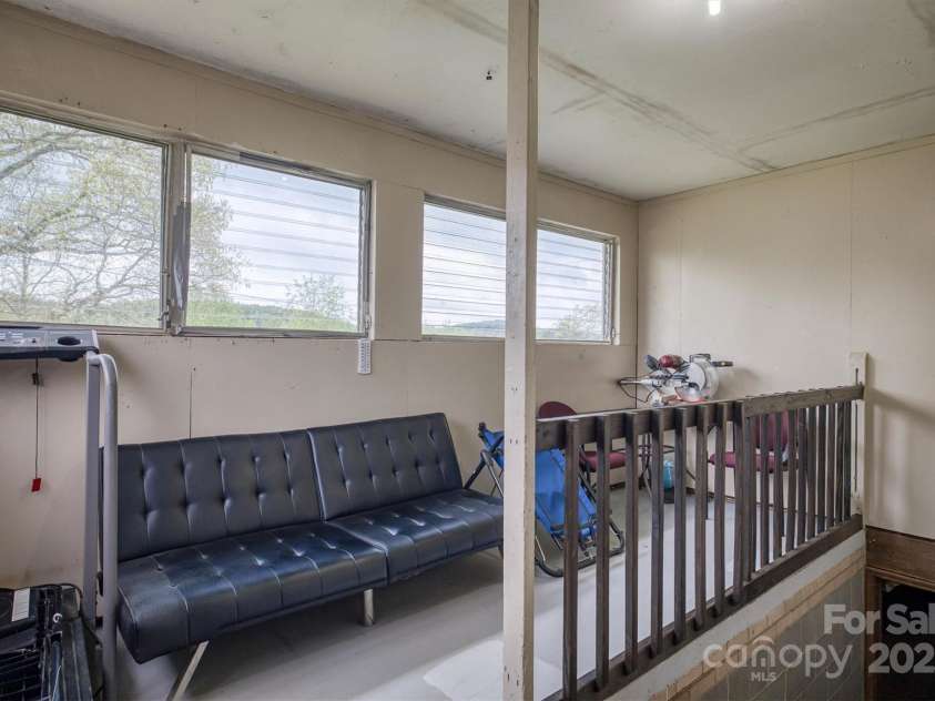 4636 Oak Hill school Road, Lenoir, NC 28645.  MLS# CAR4248131, YatesRealty ID 21816. 