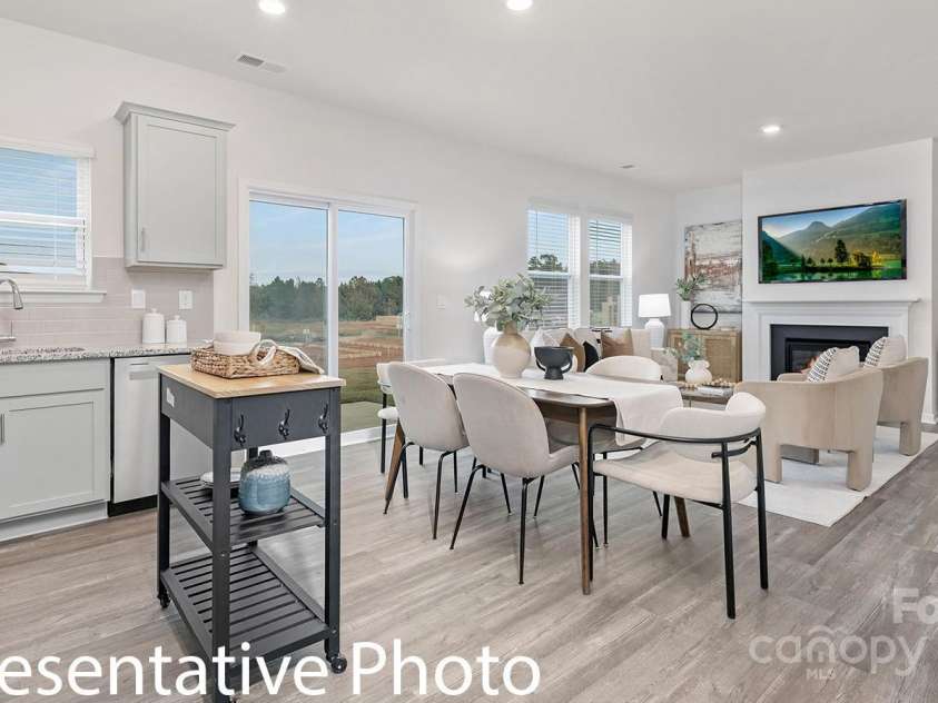 1339 37th Avenue Lane, Hickory, NC 28601.  MLS# CAR4274636, YatesRealty ID 21817. 