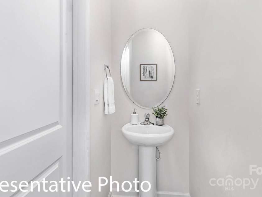 1339 37th Avenue Lane, Hickory, NC 28601.  MLS# CAR4274636, YatesRealty ID 21817. 