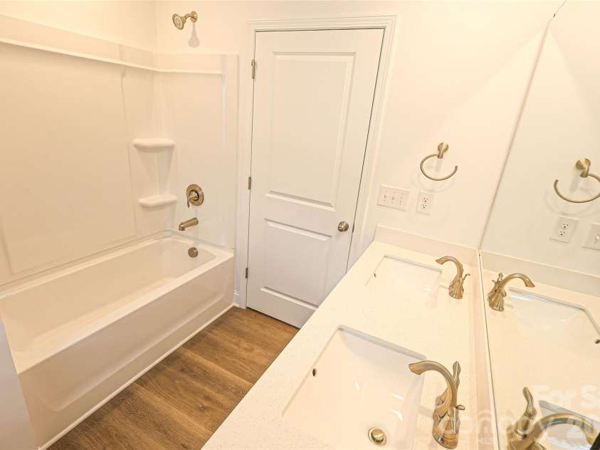 5011 Twin River Drive, Denver, NC 28037.  MLS# CAR4381050, YatesRealty ID 21817. 