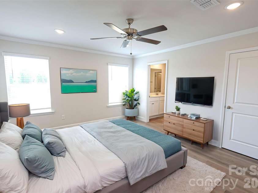 4999 Twin River Drive, Denver, NC 28037.  MLS# CAR4381076, YatesRealty ID 21818. 