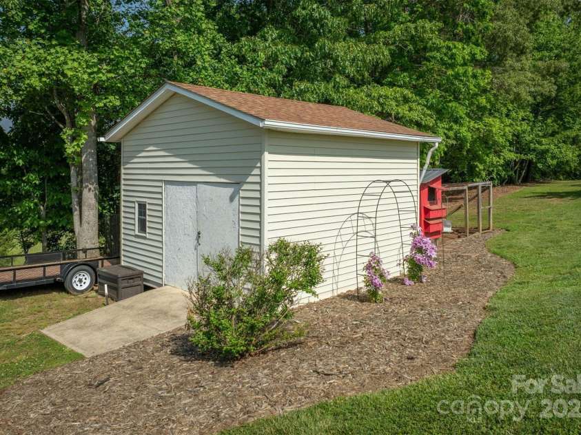 6084 Little River Court, Granite Falls, NC 28630.  MLS# CAR4252294, YatesRealty ID 21818. 