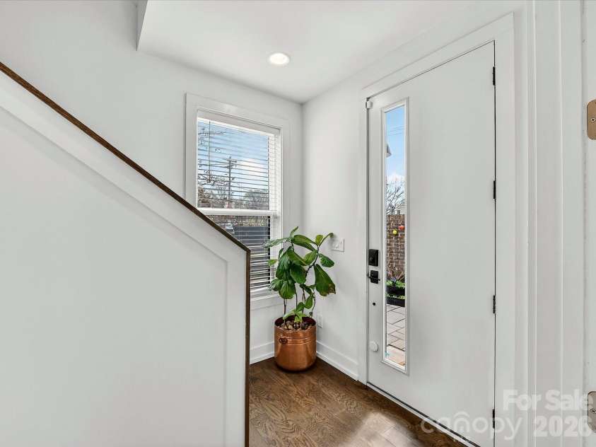 1613 Parkwood Avenue, Charlotte, NC 28205.  MLS# CAR4354872, YatesRealty ID 21819. 