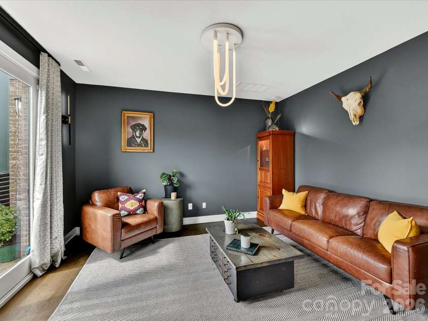 1613 Parkwood Avenue, Charlotte, NC 28205.  MLS# CAR4354872, YatesRealty ID 21819. 