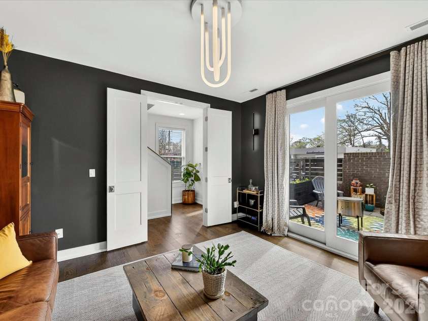 1613 Parkwood Avenue, Charlotte, NC 28205.  MLS# CAR4354872, YatesRealty ID 21819. 