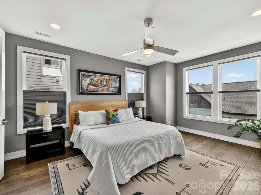 1613 Parkwood Avenue, Charlotte, NC 28205.  MLS# CAR4354872, YatesRealty ID 21819. 