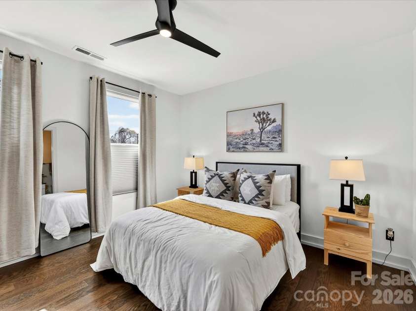 1613 Parkwood Avenue, Charlotte, NC 28205.  MLS# CAR4354872, YatesRealty ID 21819. 