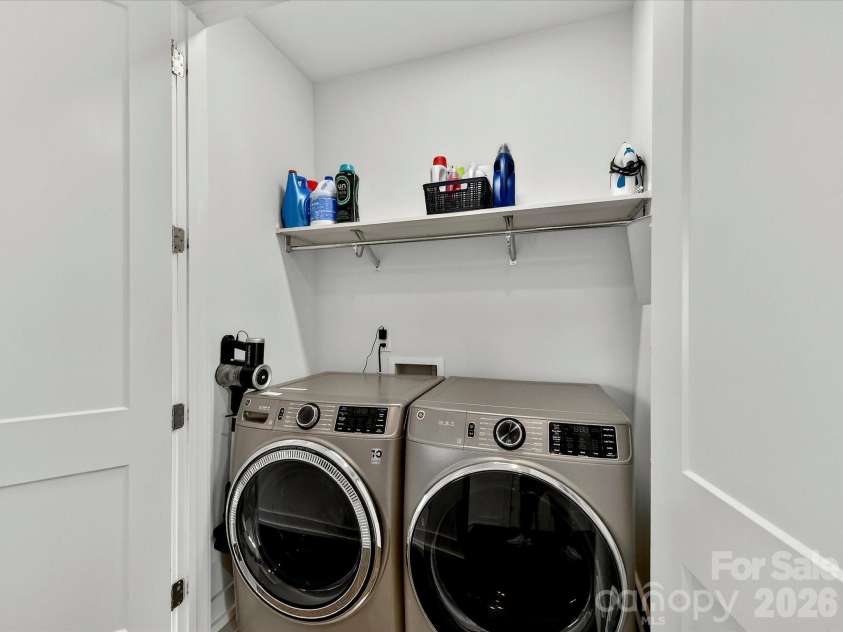 1613 Parkwood Avenue, Charlotte, NC 28205.  MLS# CAR4354872, YatesRealty ID 21819. 