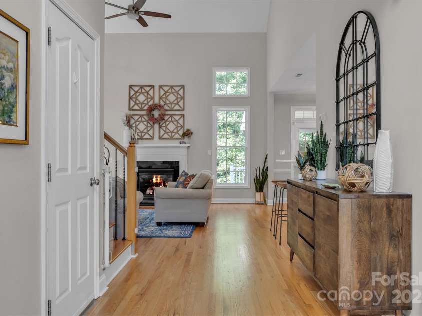 1747 30th Avenue Drive, Hickory, NC 28601.  MLS# CAR4265504, YatesRealty ID 21819. 