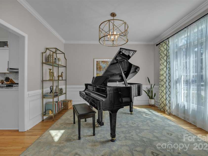 1747 30th Avenue Drive, Hickory, NC 28601.  MLS# CAR4265504, YatesRealty ID 21819. 