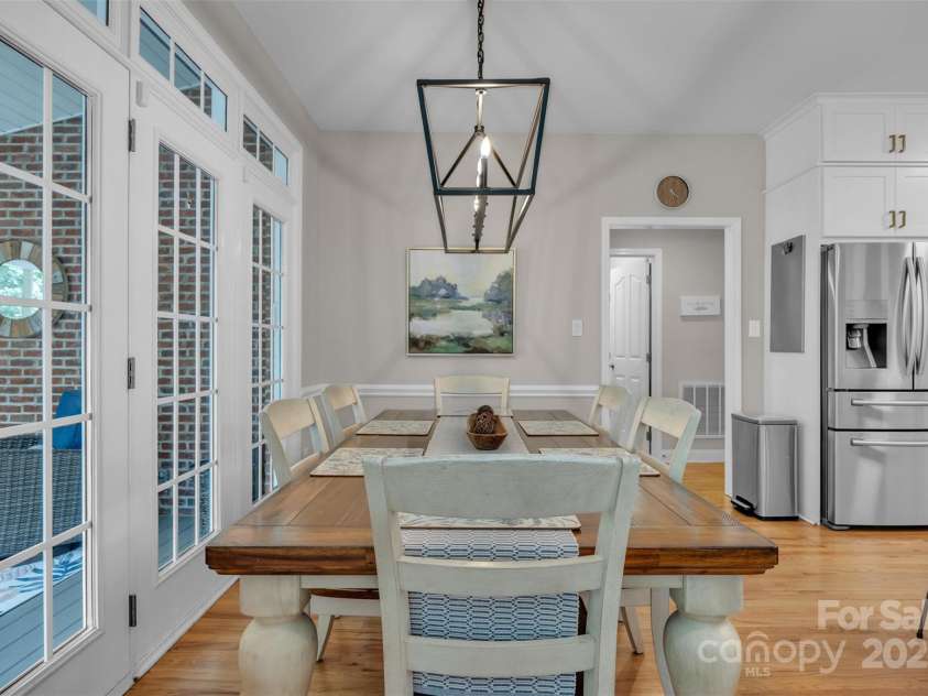 1747 30th Avenue Drive, Hickory, NC 28601.  MLS# CAR4265504, YatesRealty ID 21819. 