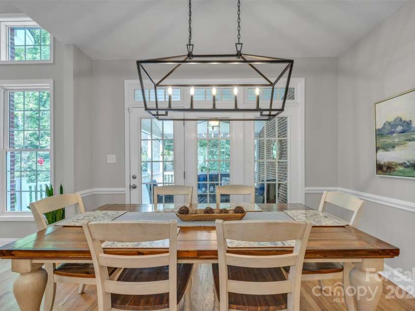 1747 30th Avenue Drive, Hickory, NC 28601.  MLS# CAR4265504, YatesRealty ID 21819. 