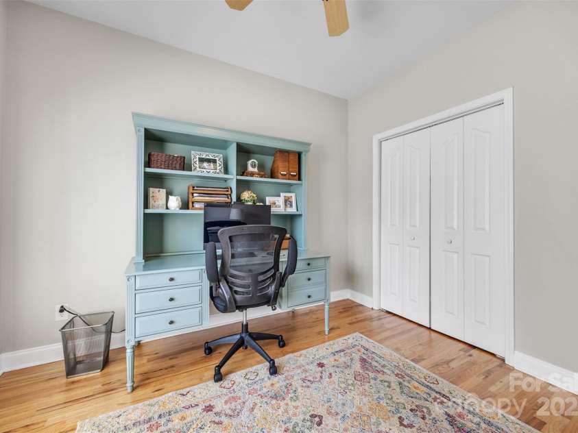 1747 30th Avenue Drive, Hickory, NC 28601.  MLS# CAR4265504, YatesRealty ID 21819. 