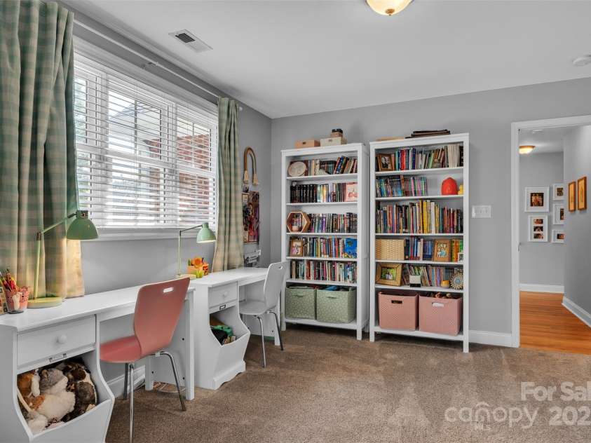 1747 30th Avenue Drive, Hickory, NC 28601.  MLS# CAR4265504, YatesRealty ID 21819. 