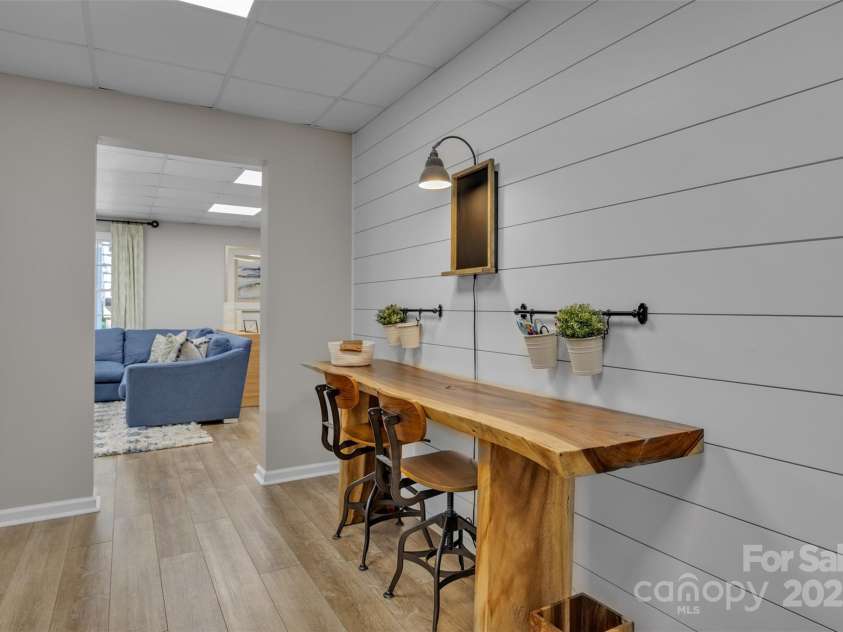 1747 30th Avenue Drive, Hickory, NC 28601.  MLS# CAR4265504, YatesRealty ID 21819. 