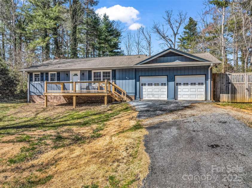 32 Greenwood Forest Drive, Etowah, NC 28729.  MLS# CAR4233946, YatesRealty ID 2182. 
