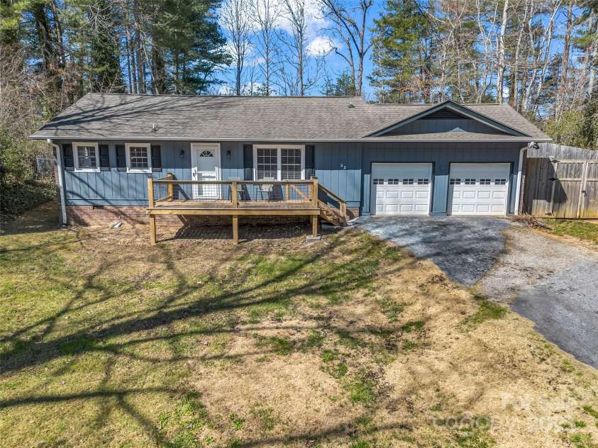 32 Greenwood Forest Drive, Etowah, NC 28729.  MLS# CAR4233946, YatesRealty ID 2182. 