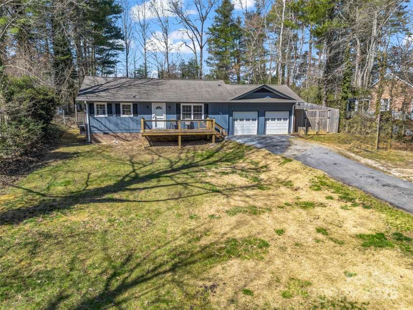 32 Greenwood Forest Drive, Etowah, NC 28729.  MLS# CAR4233946, YatesRealty ID 2182. 