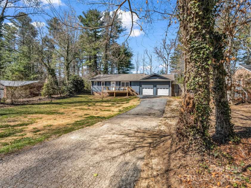 32 Greenwood Forest Drive, Etowah, NC 28729.  MLS# CAR4233946, YatesRealty ID 2182. 