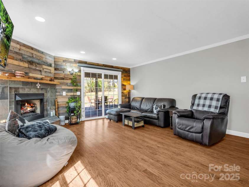 32 Greenwood Forest Drive, Etowah, NC 28729.  MLS# CAR4233946, YatesRealty ID 2182. 