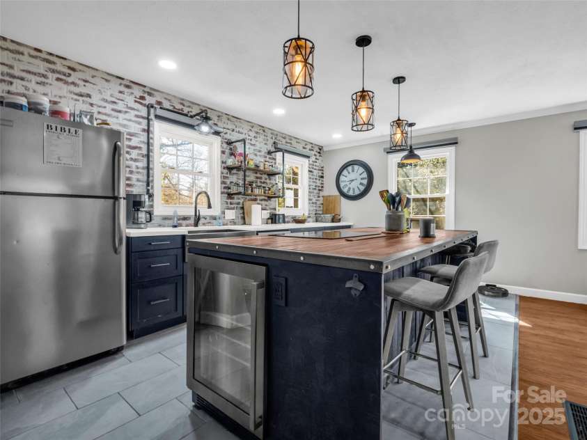 32 Greenwood Forest Drive, Etowah, NC 28729.  MLS# CAR4233946, YatesRealty ID 2182. 