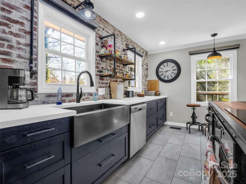 32 Greenwood Forest Drive, Etowah, NC 28729.  MLS# CAR4233946, YatesRealty ID 2182. 