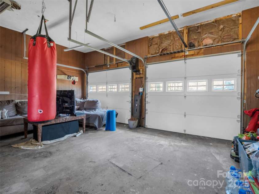32 Greenwood Forest Drive, Etowah, NC 28729.  MLS# CAR4233946, YatesRealty ID 2182. 