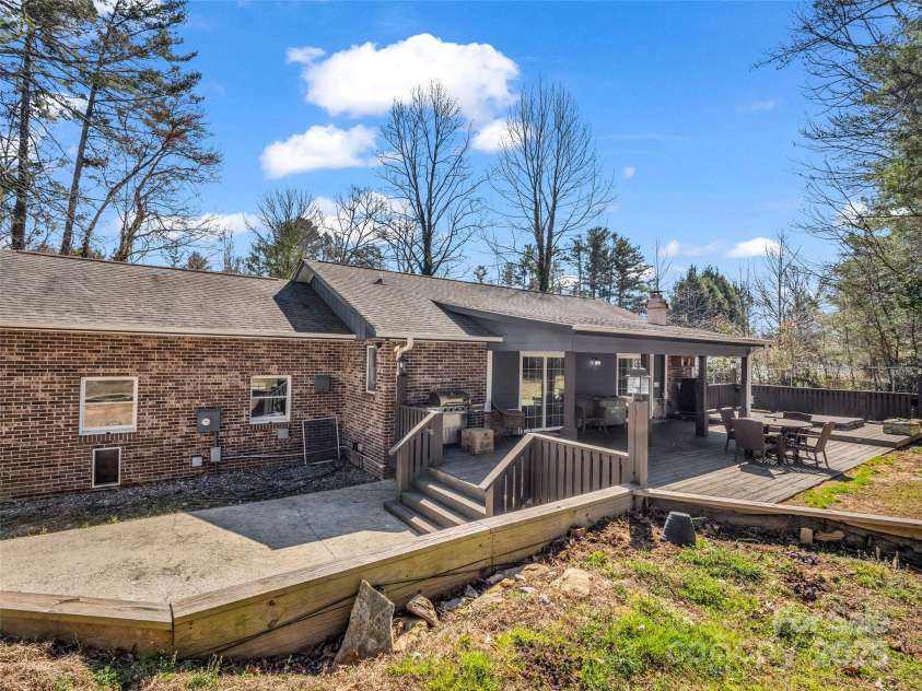32 Greenwood Forest Drive, Etowah, NC 28729.  MLS# CAR4233946, YatesRealty ID 2182. 