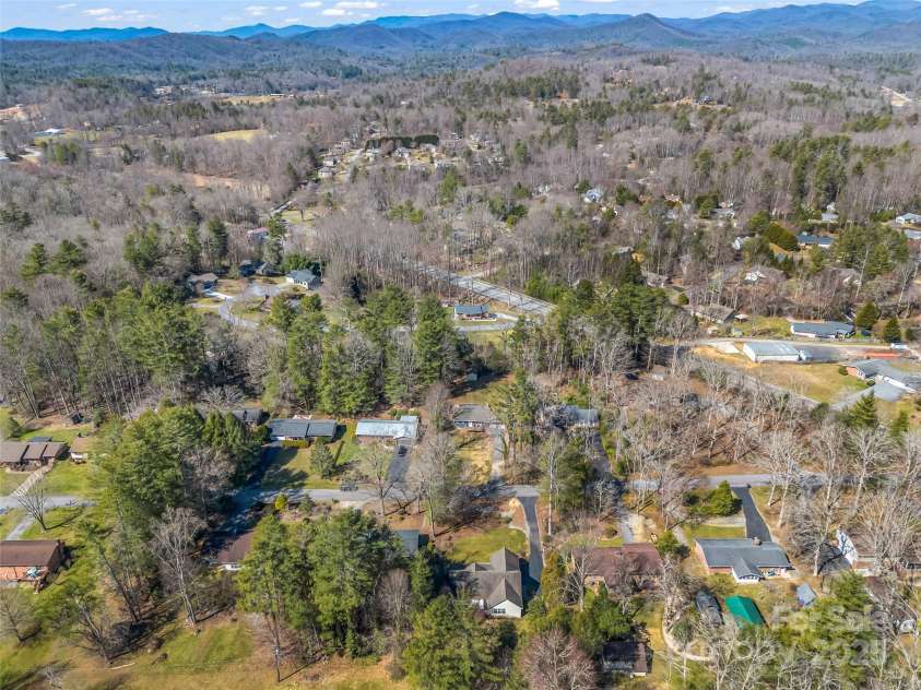 32 Greenwood Forest Drive, Etowah, NC 28729.  MLS# CAR4233946, YatesRealty ID 2182. 