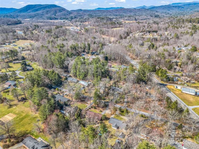 32 Greenwood Forest Drive, Etowah, NC 28729.  MLS# CAR4233946, YatesRealty ID 2182. 
