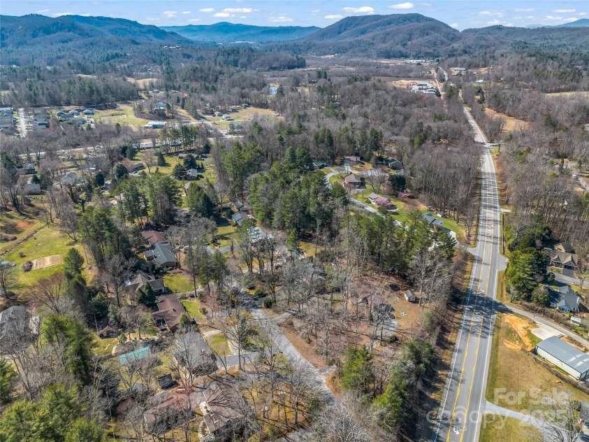 32 Greenwood Forest Drive, Etowah, NC 28729.  MLS# CAR4233946, YatesRealty ID 2182. 