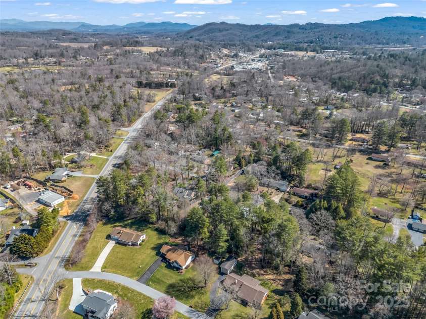 32 Greenwood Forest Drive, Etowah, NC 28729.  MLS# CAR4233946, YatesRealty ID 2182. 
