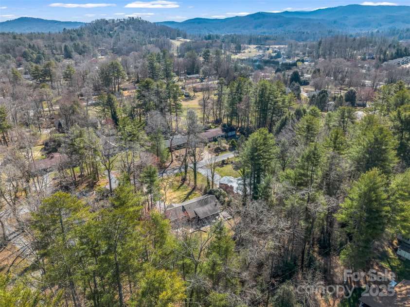 32 Greenwood Forest Drive, Etowah, NC 28729.  MLS# CAR4233946, YatesRealty ID 2182. 