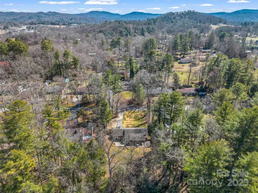 32 Greenwood Forest Drive, Etowah, NC 28729.  MLS# CAR4233946, YatesRealty ID 2182. 