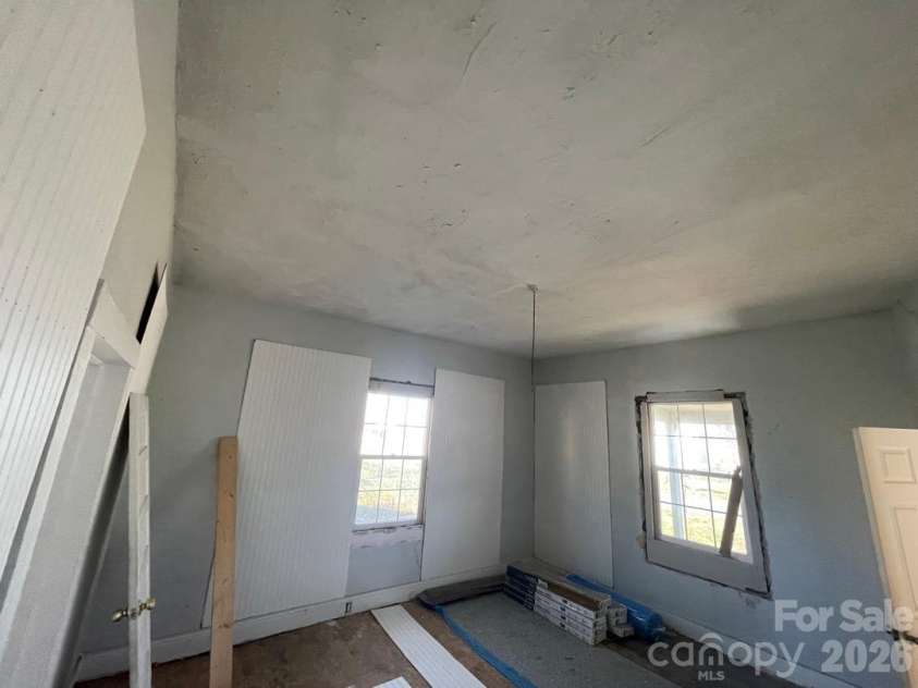 35 Center Street, Great Falls, SC 29055.  MLS# CAR4334784, YatesRealty ID 2182. 