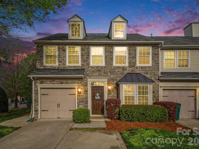 5705 Mossdale Lane, Charlotte, NC 28278.  MLS# CAR4420265, YatesRealty ID 21820. 